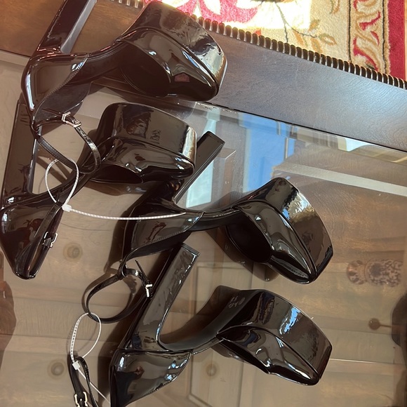 Gianni Bini Devi Patent Ankle Strap Platform Pumps - Picture 7 of 11